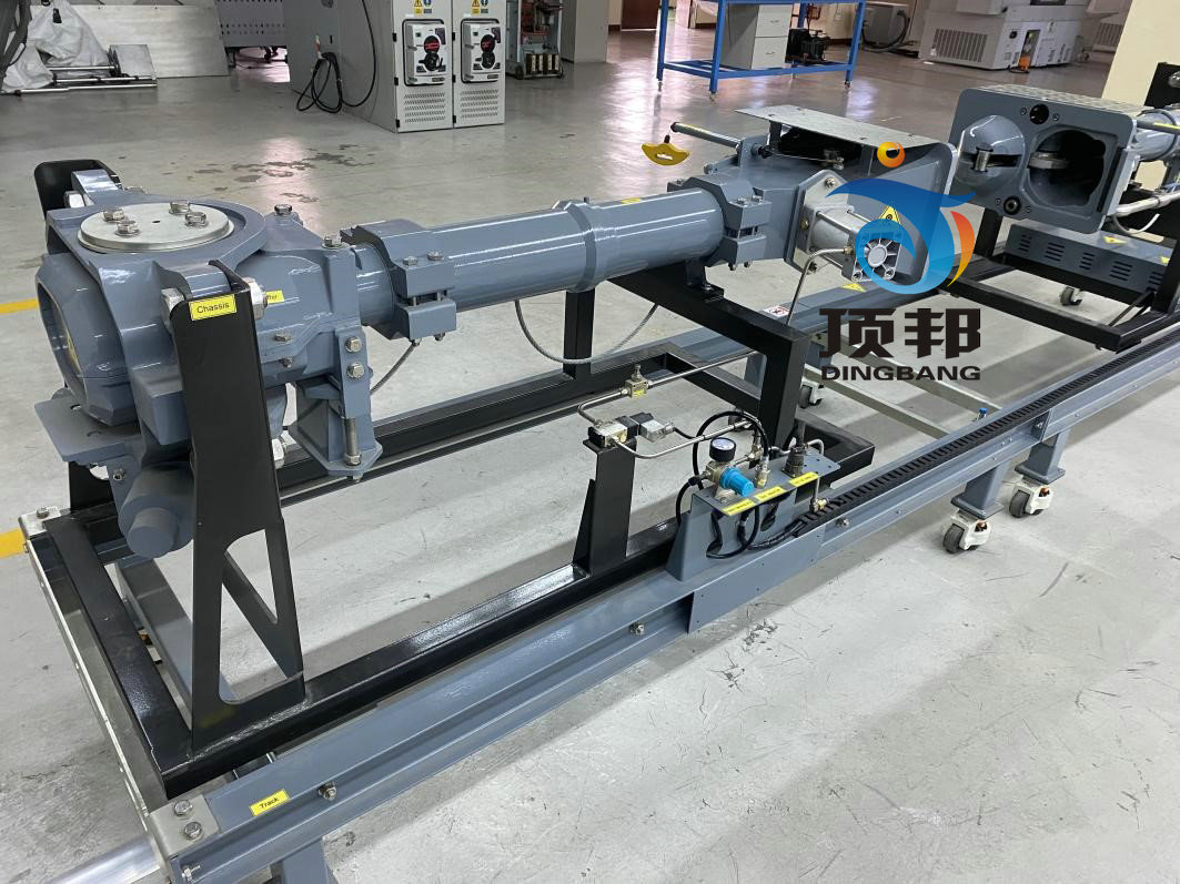 地铁列车全自动车钩缓冲器模型(图1) 地铁列车全自动车钩缓冲器模型